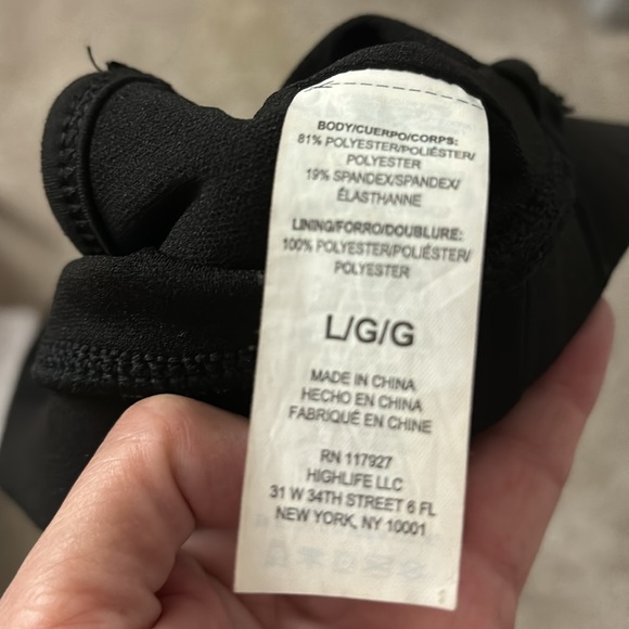 Reebok sports bra, black, worn once; women’s large - Picture 4 of 5